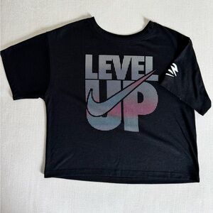 Nike Girls Youth M (10–12) Crop Dri-Fit Graphic Tee – Excellent Condition